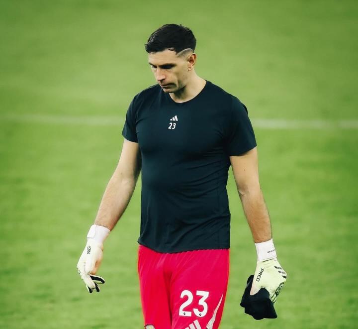  大马丁晒图鼓励球队：输球不算被打败，放弃才是真正的失败 新闻