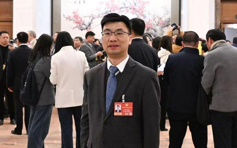  全国政协委员许礼进提出立法新思路；偷拍偷窥行为严重侵犯公民隐私；建议增设独立罪名以加强保护。 新闻 全国政协委员许礼进提出立法新思路；偷拍偷窥行为严重侵犯公民隐私；建议增设独立罪名以加强保护。 新闻 全国政协委员许礼进提出立法新思路；偷拍偷窥行为严重侵犯公民隐私；建议增设独立罪名以加强保护。 新闻 全国政协委员许礼进提出立法新思路；偷拍偷窥行为严重侵犯公民隐私；建议增设独立罪名以加强保护。 新闻