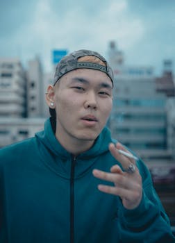  京东物流发力即时配送，2025年收入显著增长；海外布局加速落地。 IT技术