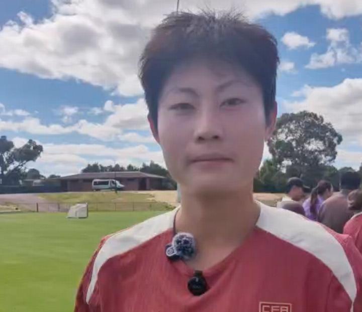  从珀斯训练场看成长；袁丛谈胜利喜悦与留洋初心。 体育新闻 从珀斯训练场看成长；袁丛谈胜利喜悦与留洋初心。 体育新闻 从珀斯训练场看成长；袁丛谈胜利喜悦与留洋初心。 体育新闻