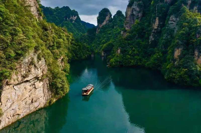  三位高管集体离职后；芒果背景团队入主；ST张家界迎来转机时刻。 股票财经 三位高管集体离职后；芒果背景团队入主；ST张家界迎来转机时刻。 股票财经 三位高管集体离职后；芒果背景团队入主；ST张家界迎来转机时刻。 股票财经