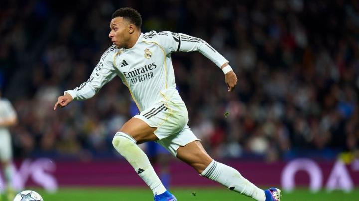  联赛冠军归属未定；巴萨稍占上风；皇马防守渐入佳境。 体育新闻 联赛冠军归属未定；巴萨稍占上风；皇马防守渐入佳境。 体育新闻