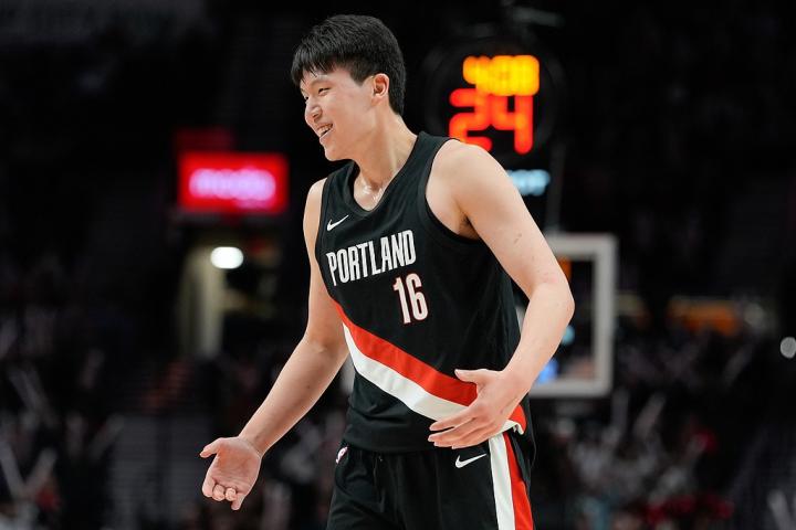  开拓者官方宣布调整，杨瀚森重返发展联盟球队；新秀中锋获得短暂登场机会后迎来新安排。 体育新闻 开拓者官方宣布调整，杨瀚森重返发展联盟球队；新秀中锋获得短暂登场机会后迎来新安排。 体育新闻 开拓者官方宣布调整，杨瀚森重返发展联盟球队；新秀中锋获得短暂登场机会后迎来新安排。 体育新闻