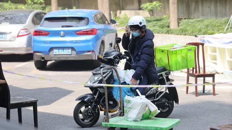  市场恐慌下的博弈：宏观政策如何重塑信心坐标 新闻 市场恐慌下的博弈：宏观政策如何重塑信心坐标 新闻