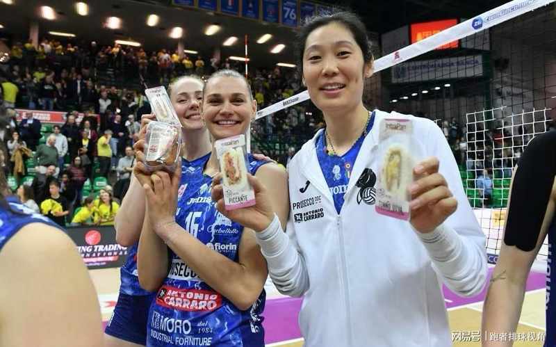  中国女排再出发：那些关于坚持与等待的动人故事 体育新闻