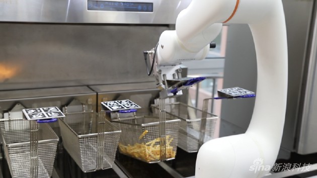  机器人炒菜到底行不行？这家公司的答案让整个餐饮圈坐不住了 企业服务