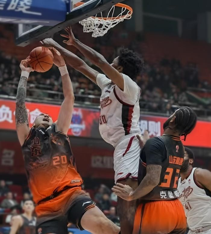  CBA保六生死局：山东高速外援困局与赛程陷阱的深度技术复盘 体育新闻