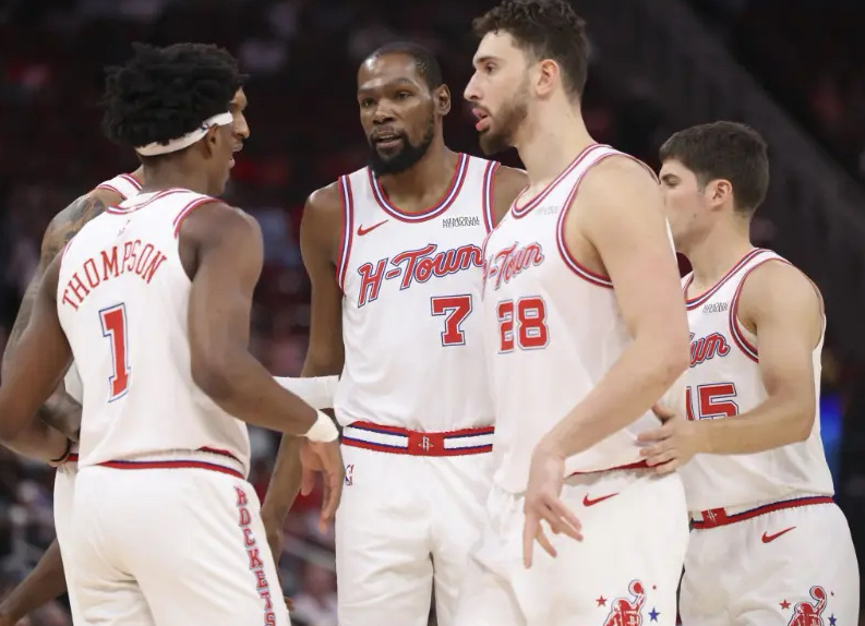  【深度拆解】火箭八连胜背后的战术逻辑与西部格局博弈 体育新闻